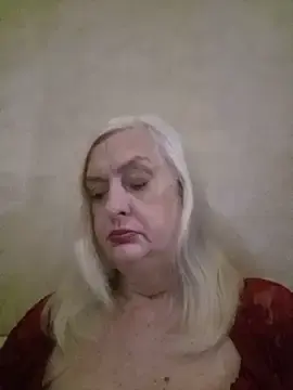 Julia20X  live sex cam