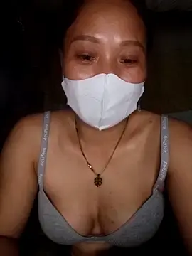 Piu_18  live sex cam