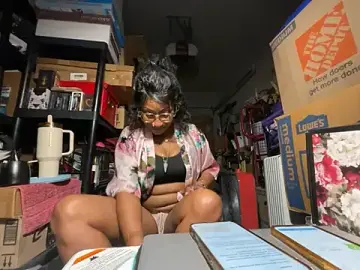 Wynterheat  live sex cam