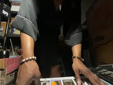 Wynterheat  live sex cam