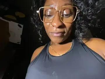 Wynterheat  live sex cam