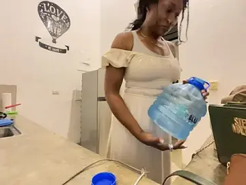 Wynterheat  live sex cam