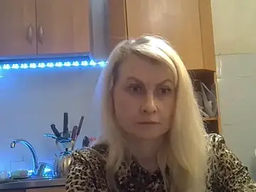 Kellyone11  live sex cam