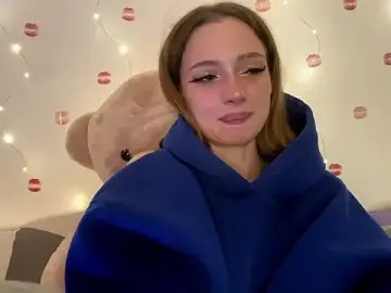 Itskylieee  live sex cam