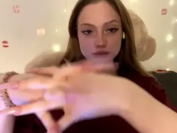 Itskylieee  live sex cam