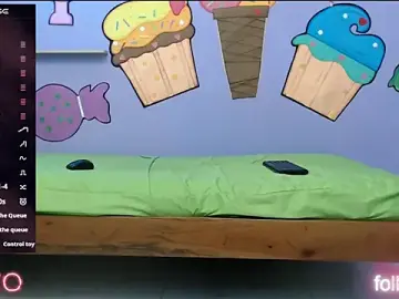Skinnykalitzo18  live sex cam