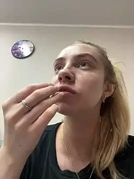 Kitty_Katrine  live sex cam