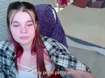 Monaswetty  live sex cam
