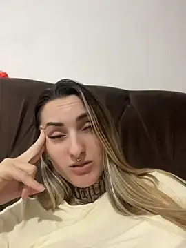 Hotskinny1  live sex cam