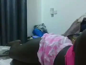 Snowy190  live sex cam
