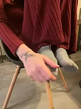 Divinefeet  live sex cam