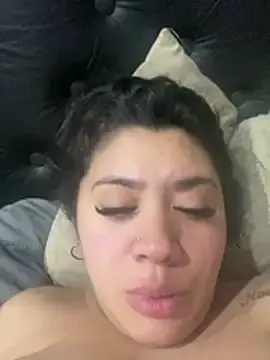 Luluuofic  live sex cam
