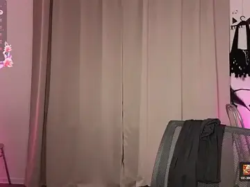 Nikabloom  live sex cam