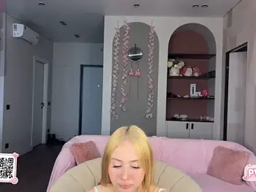 BlondieBoom  live sex cam