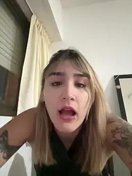Lolitapop222  live sex cam