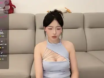 Robin-o3  live sex cam