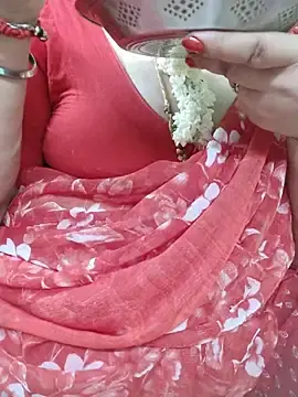Tamil-mayasri  live sex cam