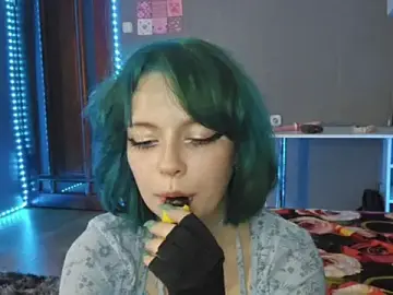 YunLettinga  live sex cam