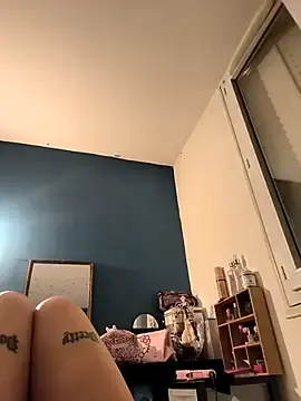 Hannah2708  live sex cam