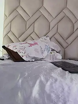 Lu_Naturally-Sensual  live sex cam