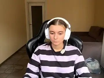 LueIvins  live sex cam