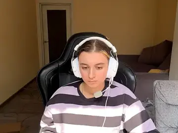 LueIvins  live sex cam