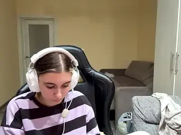 LueIvins  live sex cam