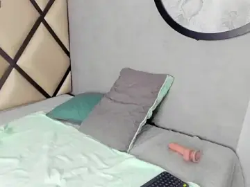 Julitraviesa  live sex cam