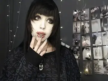 Lucy8bit  live sex cam