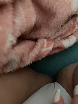 Lwikaaa  live sex cam