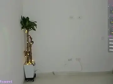 Sharlotte_23  live sex cam