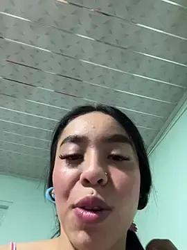 Xiiki  live sex cam