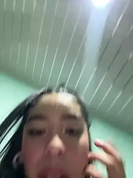 Xiiki  live sex cam