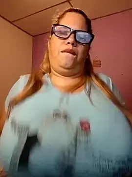 EllisW8  live sex cam