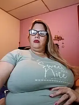 EllisW8  live sex cam