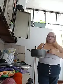 EllisW8  live sex cam