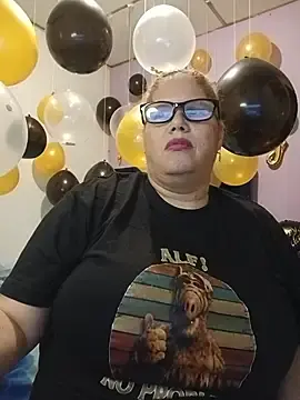 EllisW8  live sex cam