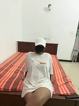 HotQueenSri  live sex cam