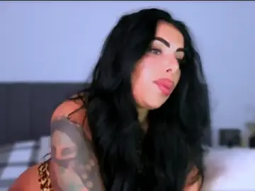 Moonamour  live sex cam