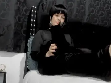 Amareto_queen  live sex cam