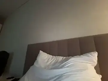 GoldenSexySky  live sex cam