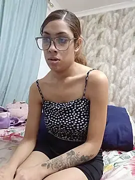 Sexyyeyes244  live sex cam