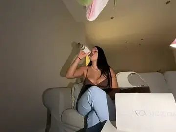Swedishciara  live sex cam