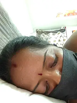 Tamil_Ponnu_Riya  live sex cam