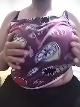 Macha690  live sex cam