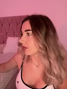 Iris_Diamond  live sex cam