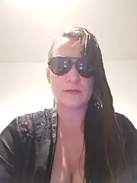 Maggie38  live sex cam