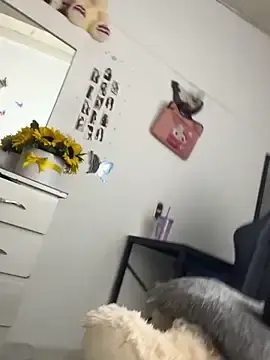 Milleradhara24  live sex cam