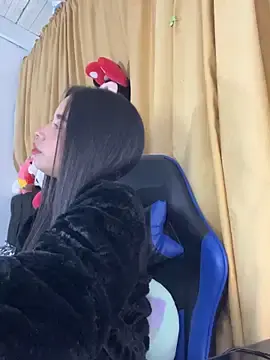 Milleradhara24  live sex cam
