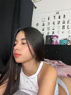 Milleradhara24  live sex cam